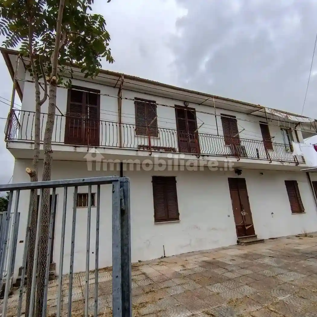 Palazzo - Edificio in vendita a Massa