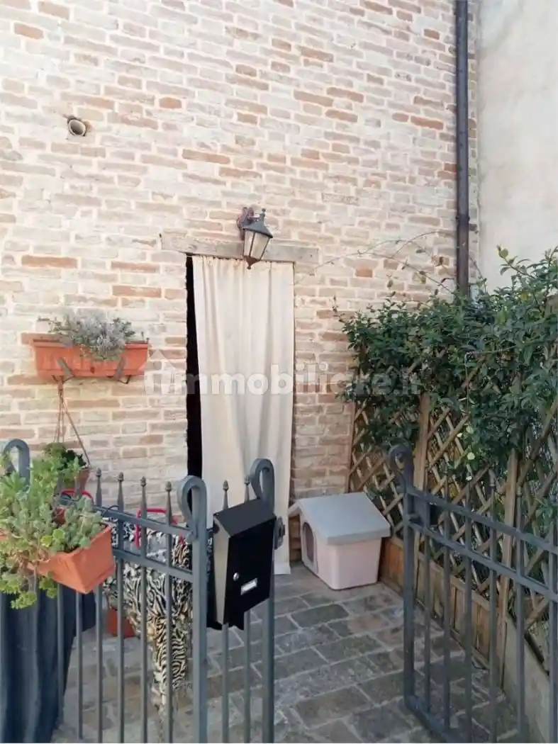 Appartamento in affitto a Vallefoglia