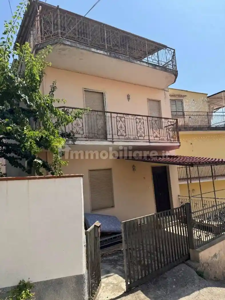 Casa indipendente in vendita a Lamezia Terme