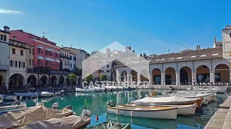 Appartamento in vendita a Desenzano del Garda