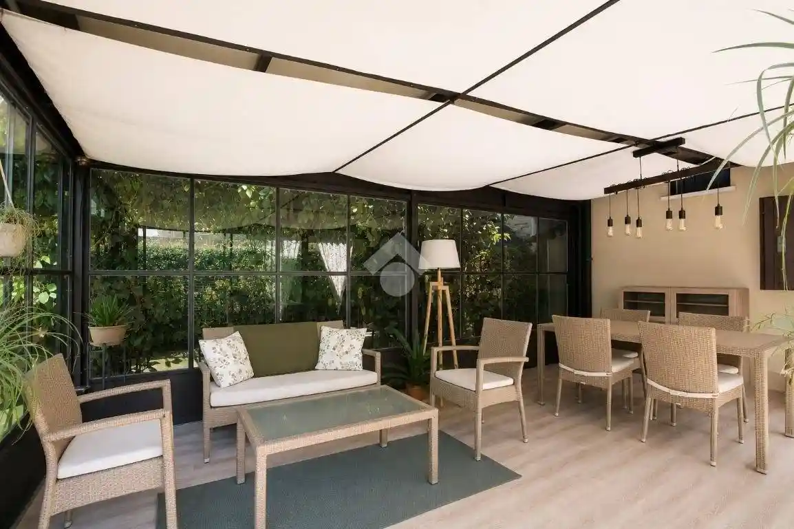 Villa in vendita a Calderara di Reno
