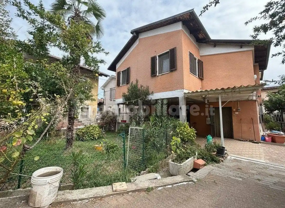 Casa indipendente in vendita a Cuneo