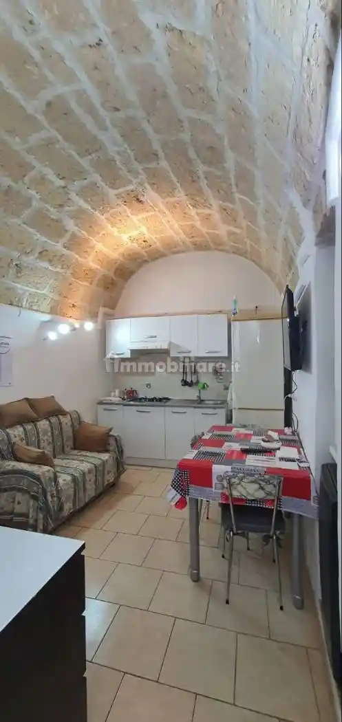 Palazzo - Edificio in affitto a Casamassima