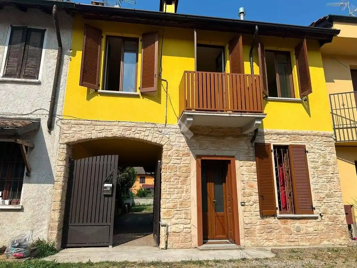 Appartamento in vendita a Rosate