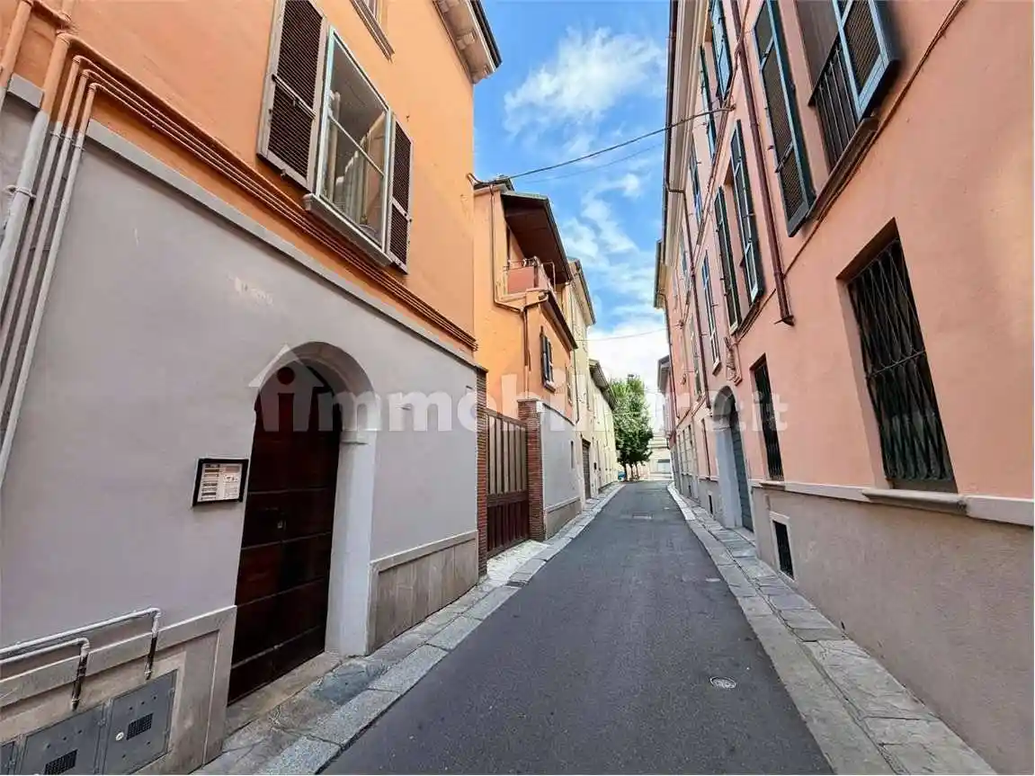 Appartamento in vendita a Piacenza