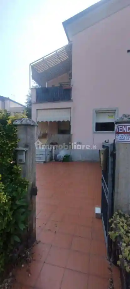 Villa in vendita a Follo