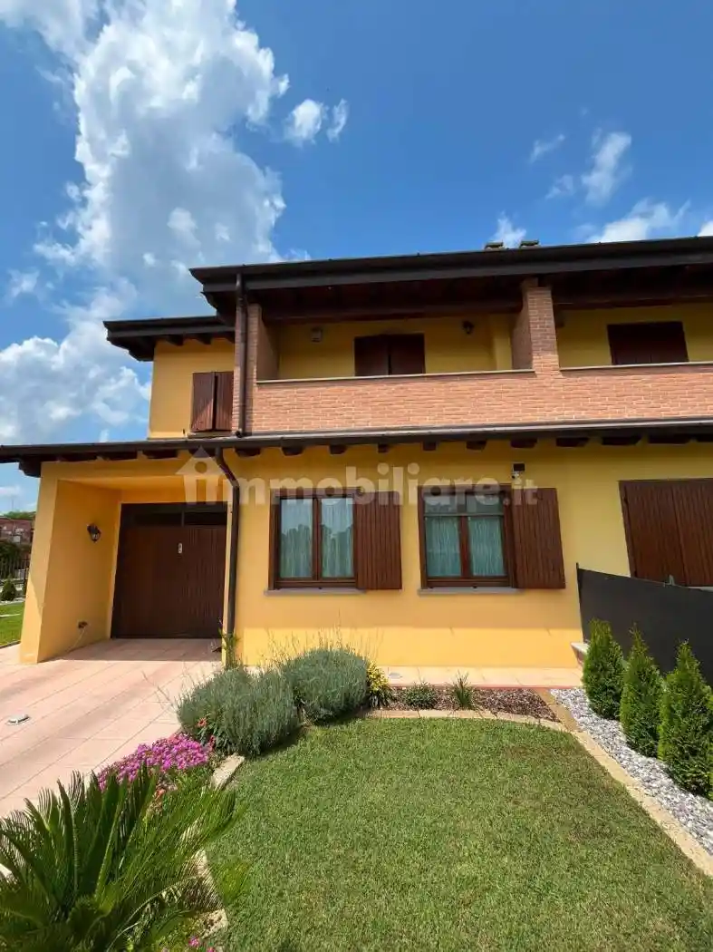 Villa in vendita a Pieve d'Olmi