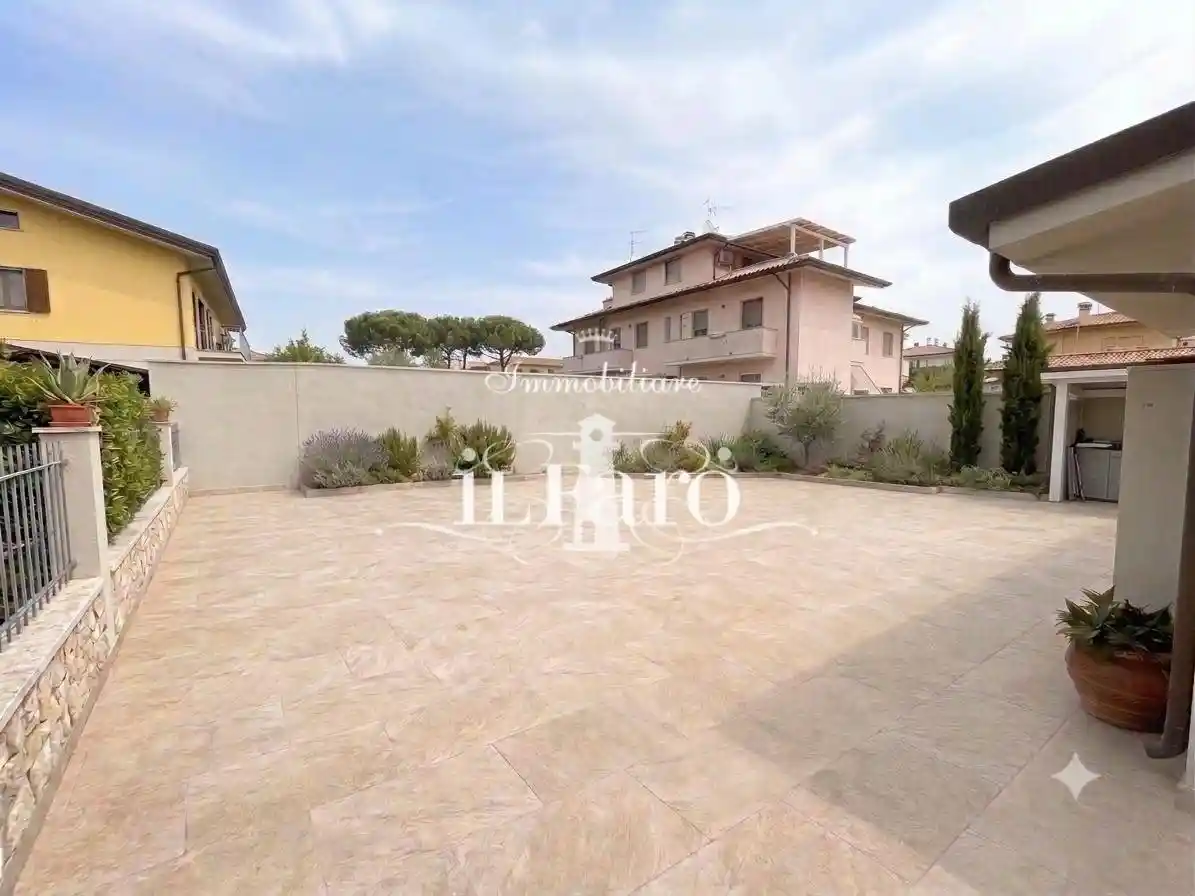 Casa indipendente in vendita a Viareggio