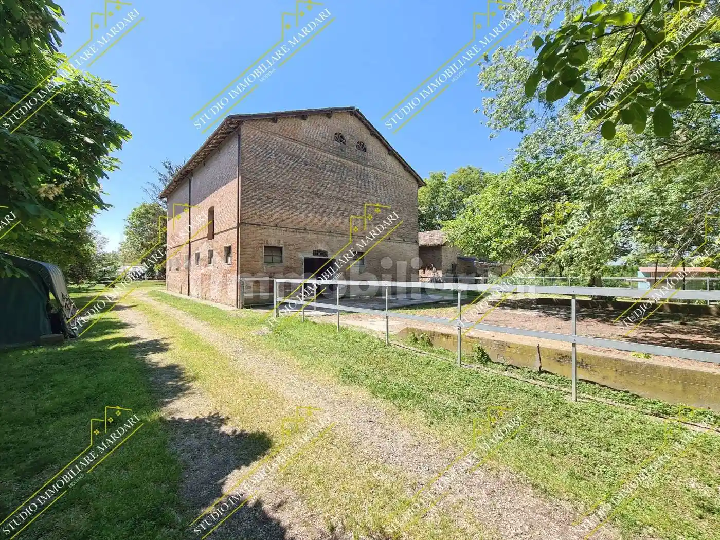 Rustico - Casale in vendita a Modena