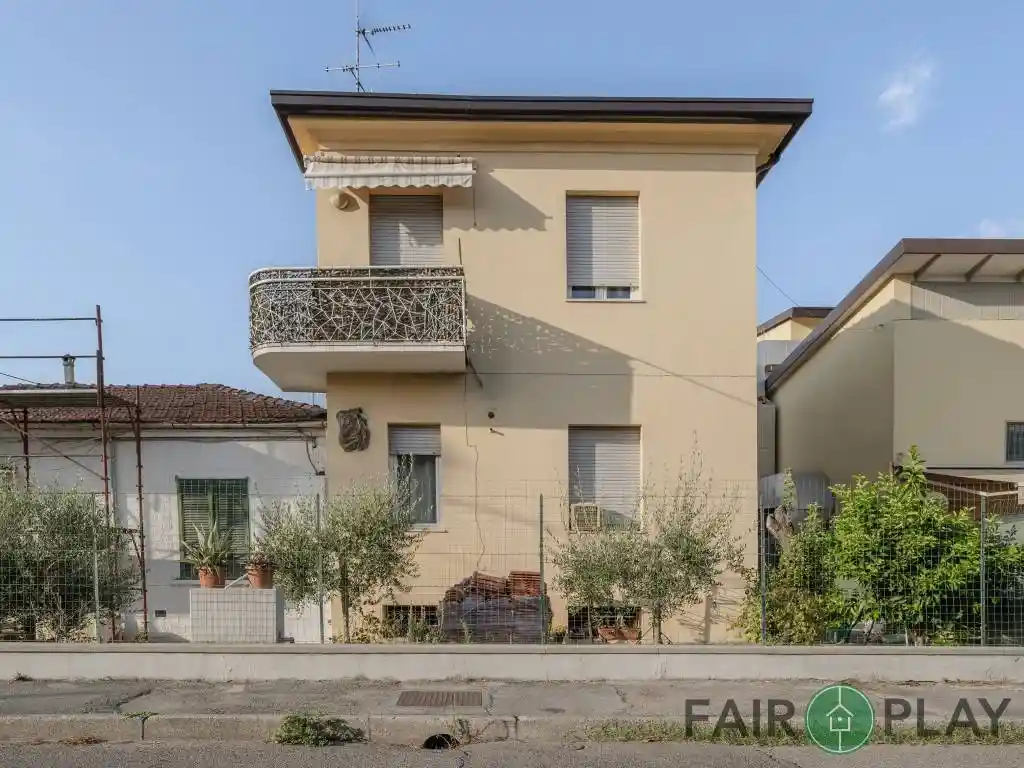Casa indipendente in vendita a Forlì