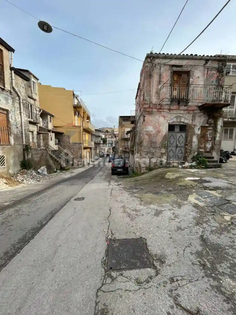 Casa indipendente in vendita a Favara