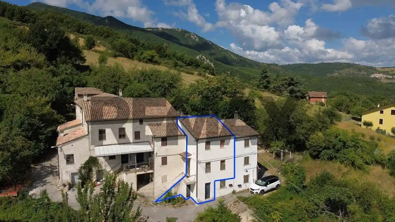 Casa indipendente in vendita a Fabriano