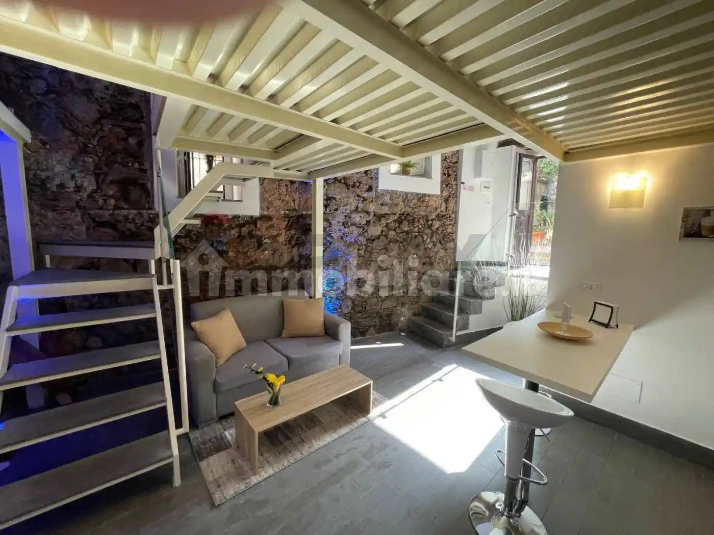 Casa indipendente in affitto a Catania
