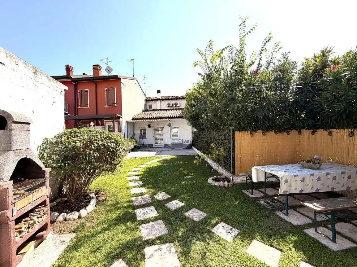 Casa indipendente in vendita a Verona