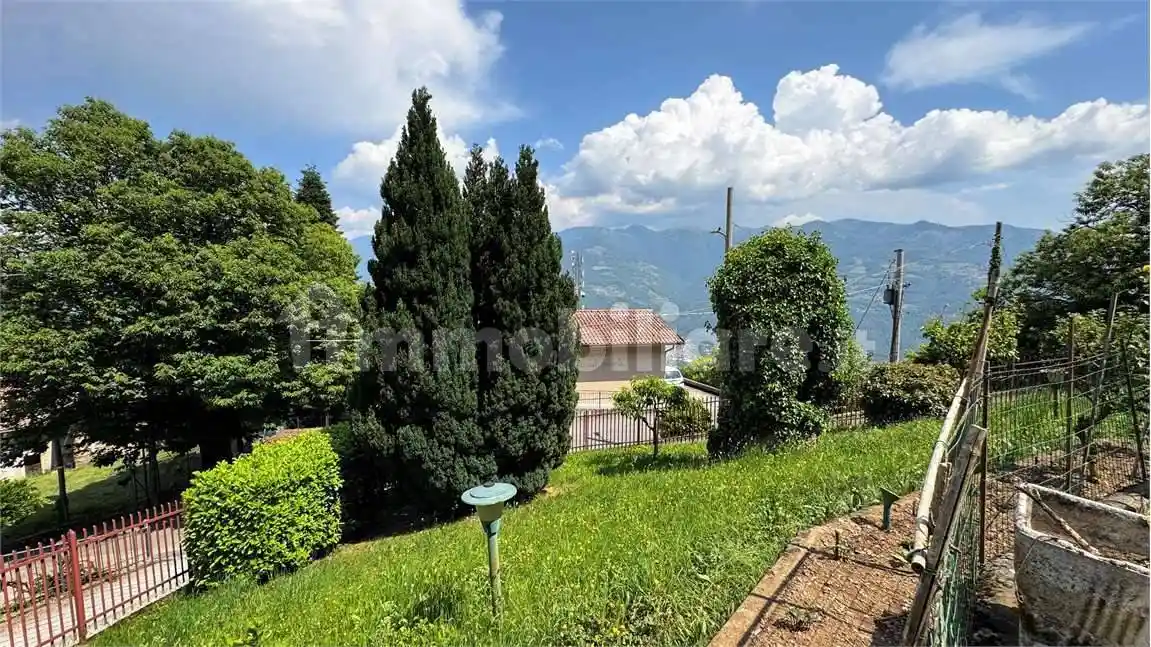 Appartamento in vendita a Rogno