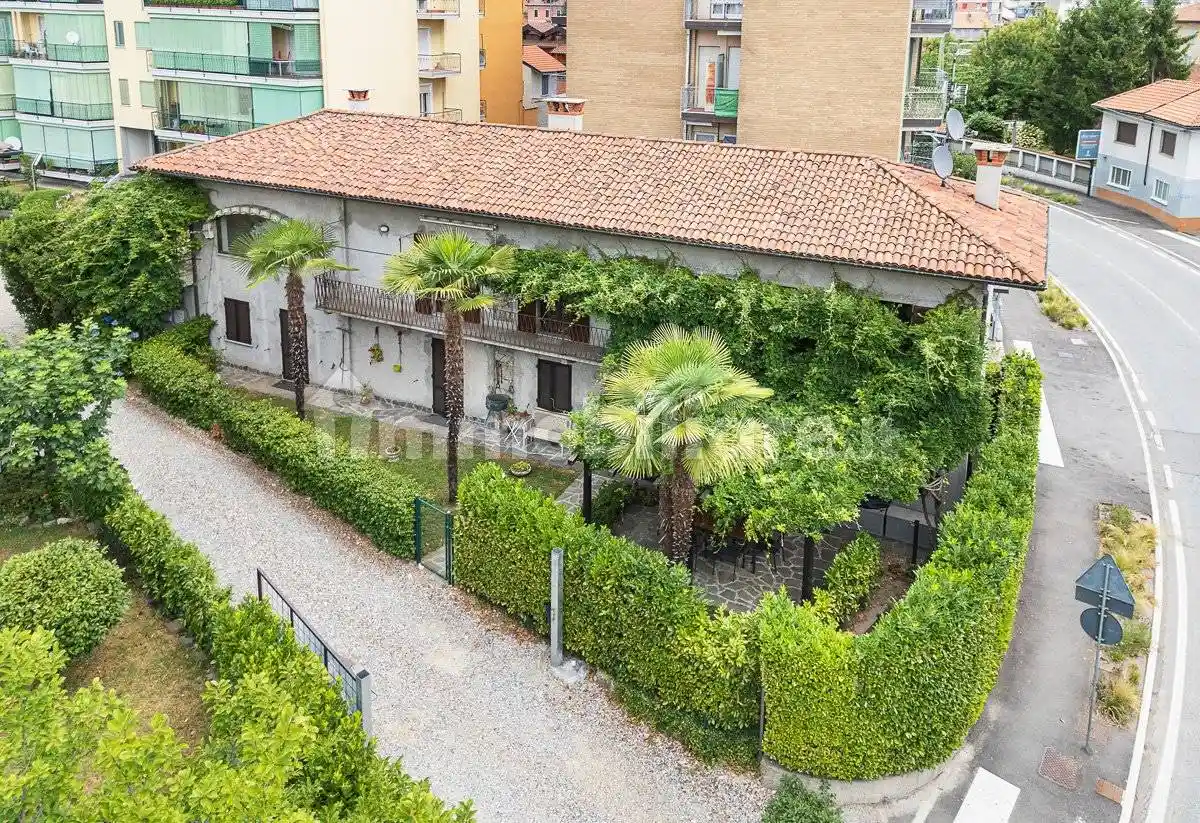 Appartamento in affitto a Arona