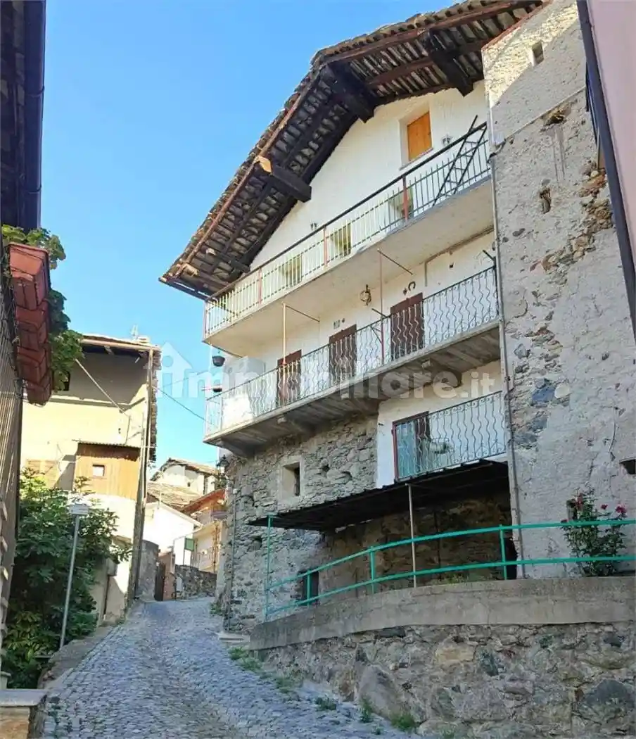 Appartamento in vendita a Donnas