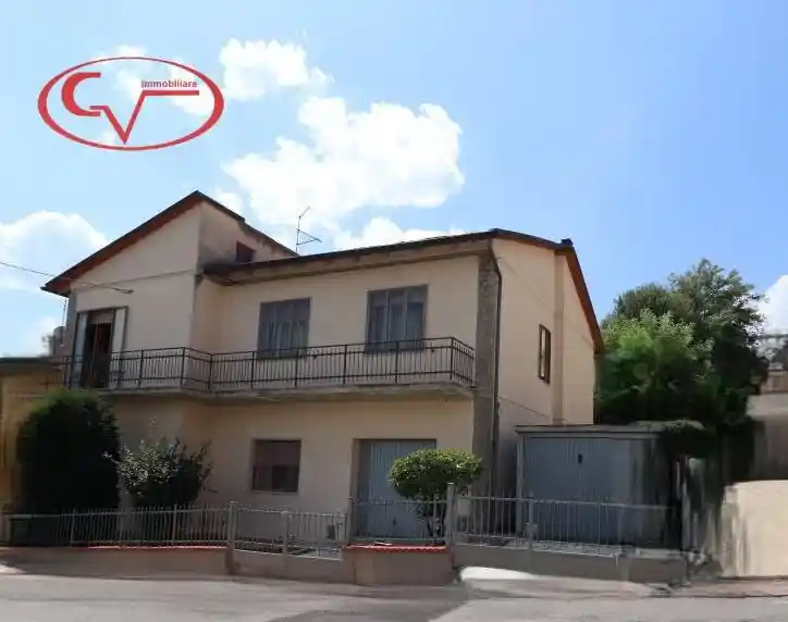 Villa in vendita a Bucine