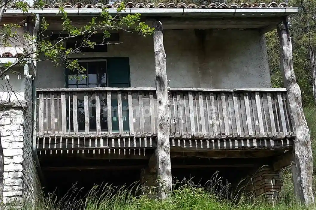 Rustico - Casale in vendita a Fossombrone