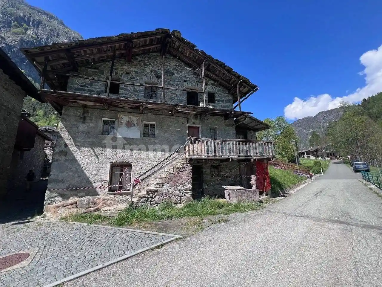 Palazzo - Edificio in vendita a Antey-Saint-Andrè