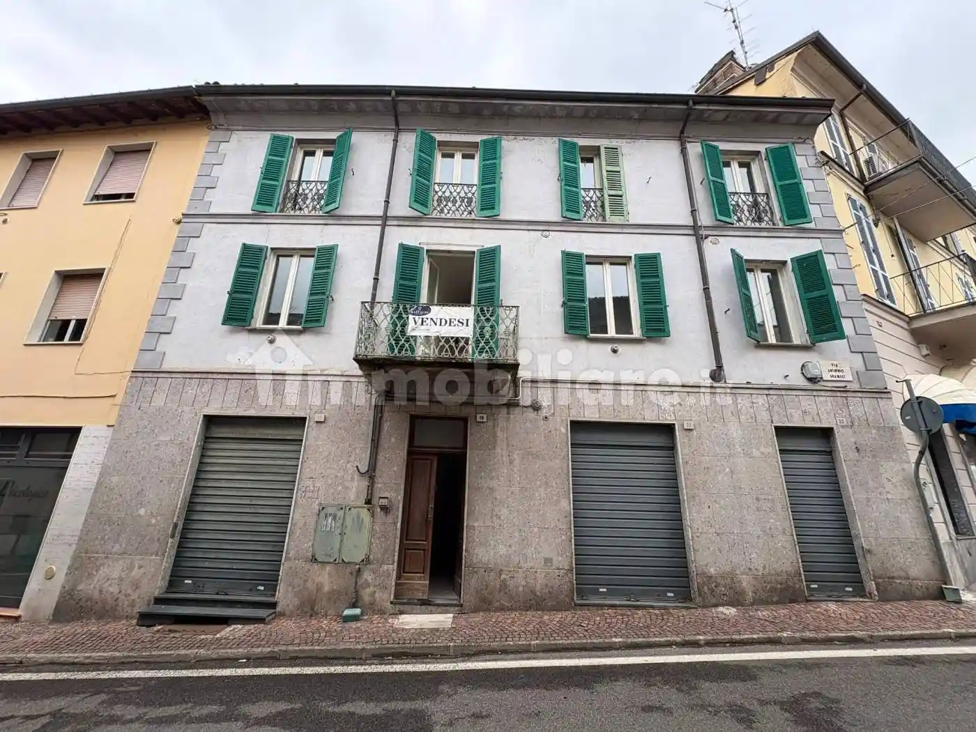 Palazzo - Edificio in vendita a Casteggio