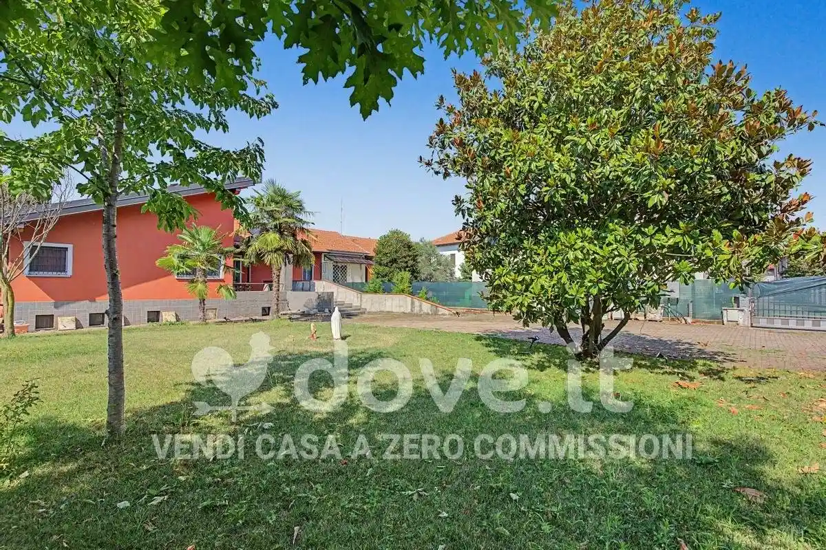 Villa in vendita a Saronno