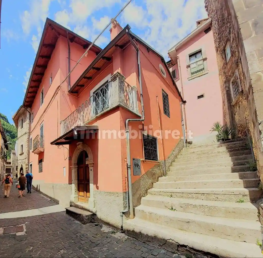 Casa indipendente in vendita a Tagliacozzo