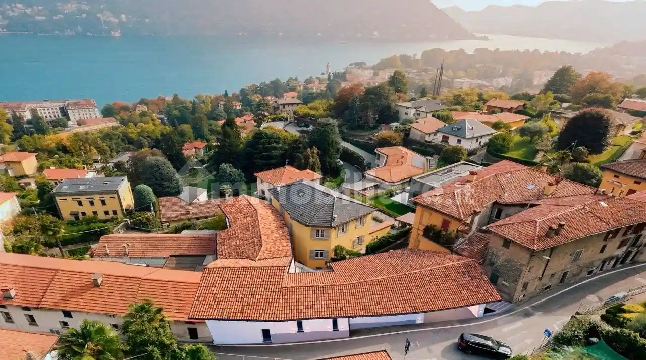 Appartamento in vendita a Cernobbio