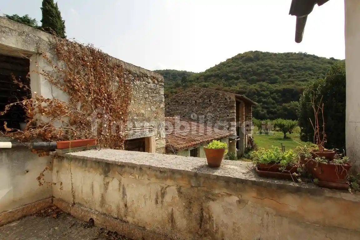 Casa indipendente in vendita a Verona