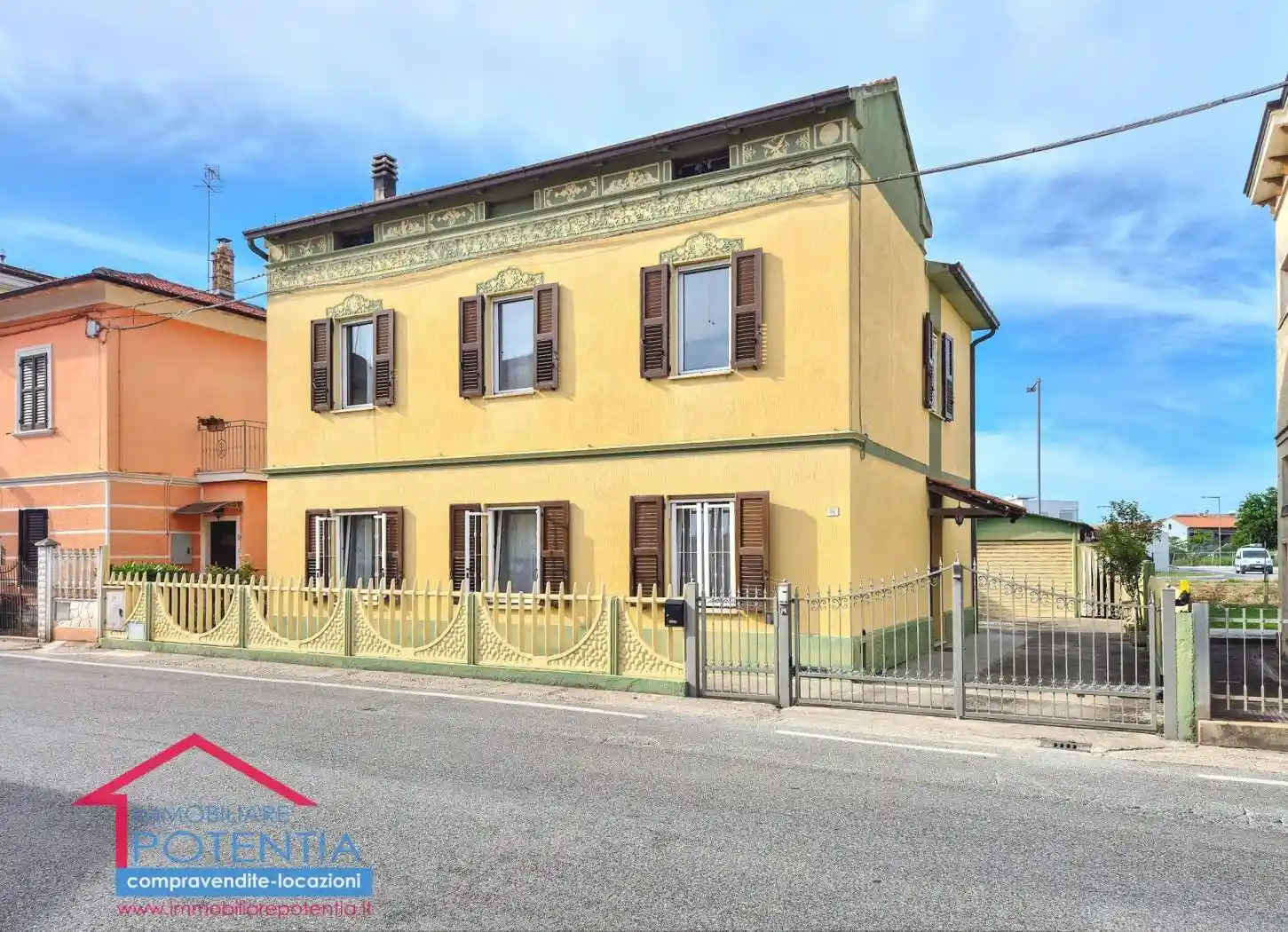 Villa in vendita a Potenza Picena