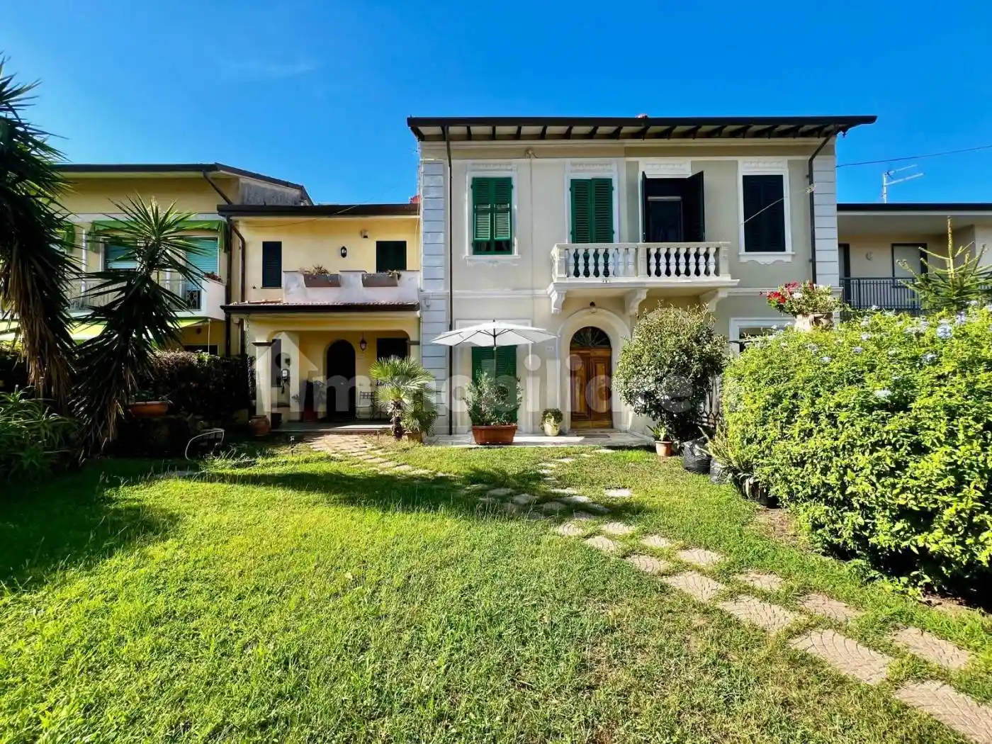 Villetta a schiera in vendita a Viareggio