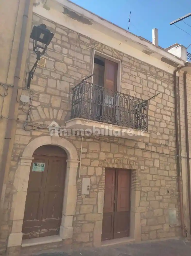 Casa indipendente in vendita a Castelnuovo della Daunia