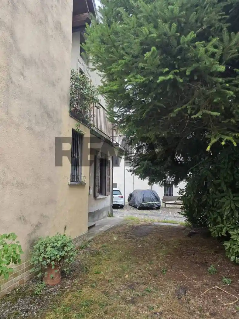 Casa indipendente in vendita a Gavirate