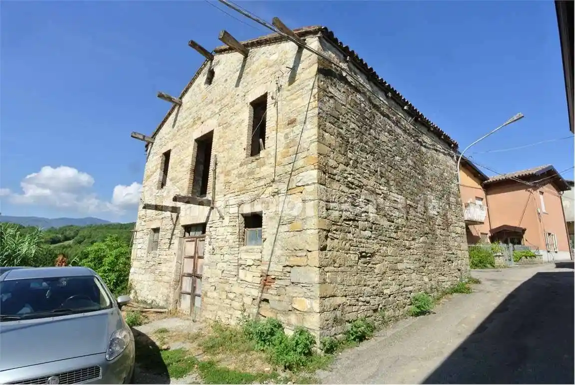 Rustico - Casale in vendita a Corniglio