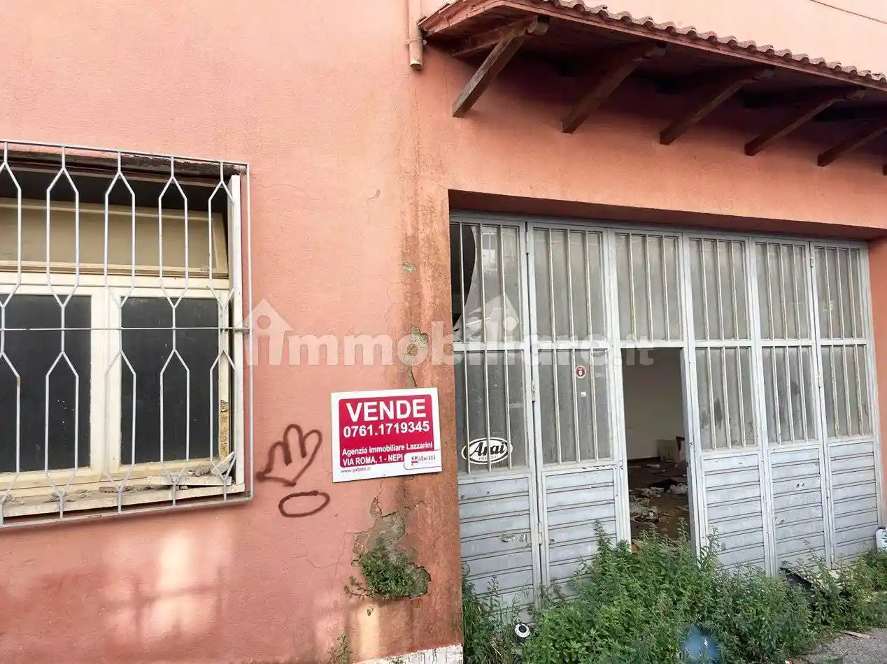Palazzo - Edificio in vendita a Viterbo