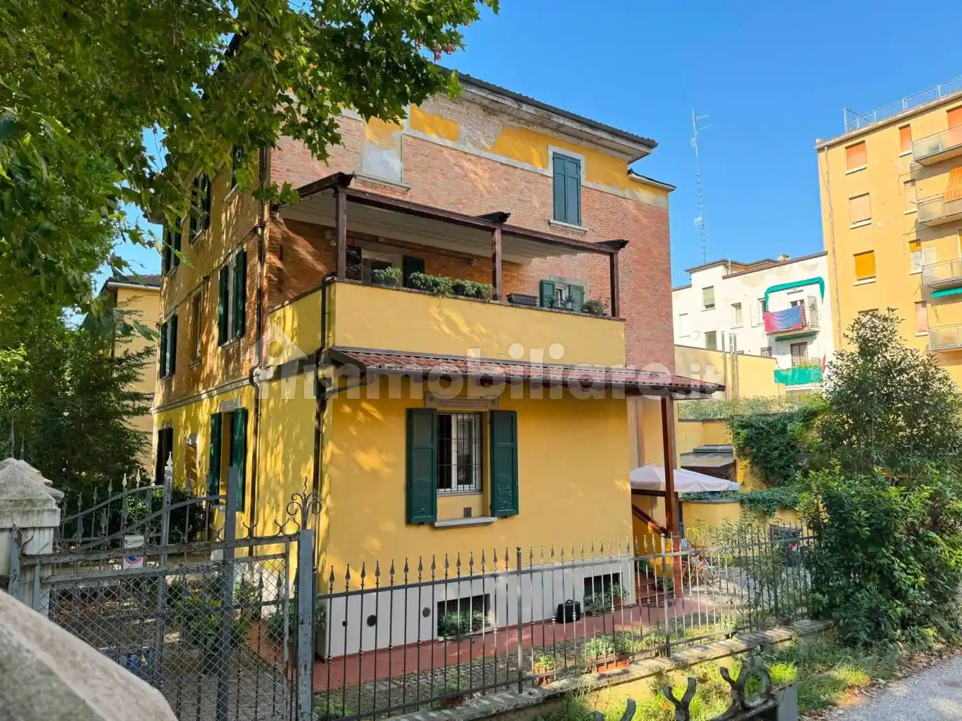 Villa in vendita a Casalecchio di Reno