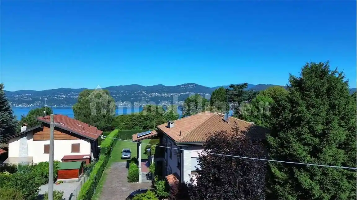 Villa in vendita a Ispra