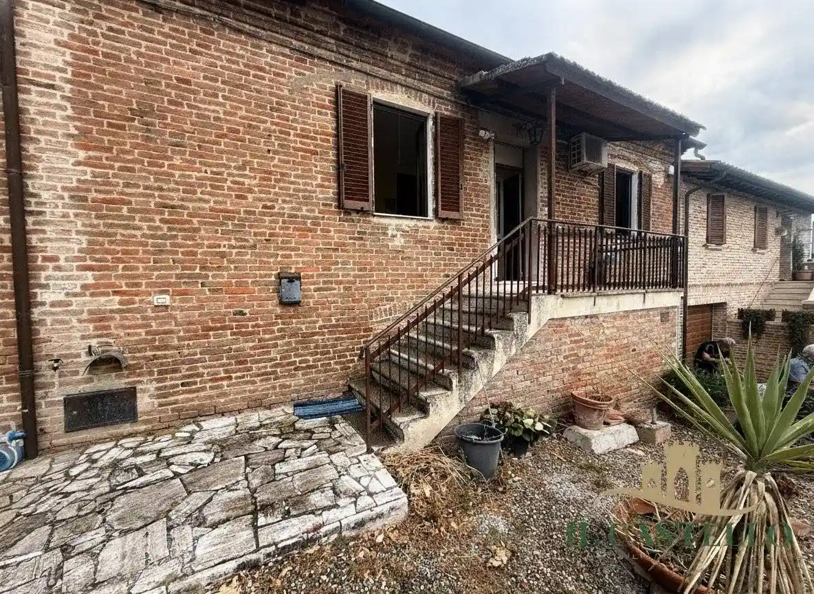 Casa indipendente in vendita a Castiglione del Lago