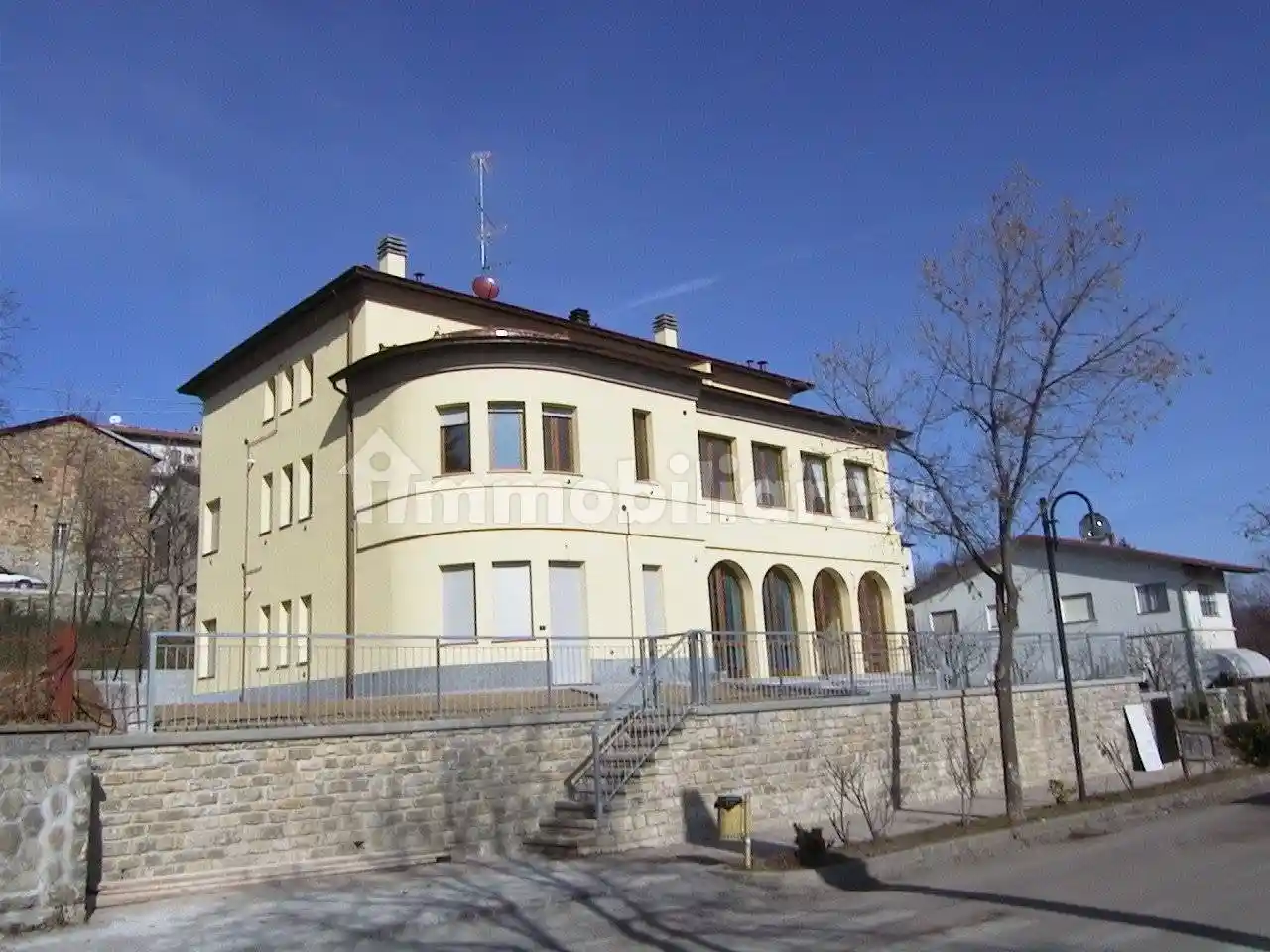 Appartamento in vendita a Tizzano Val Parma