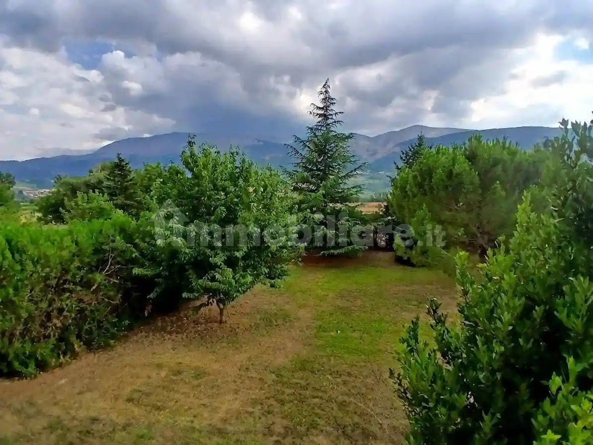 Villa in vendita a L'Aquila