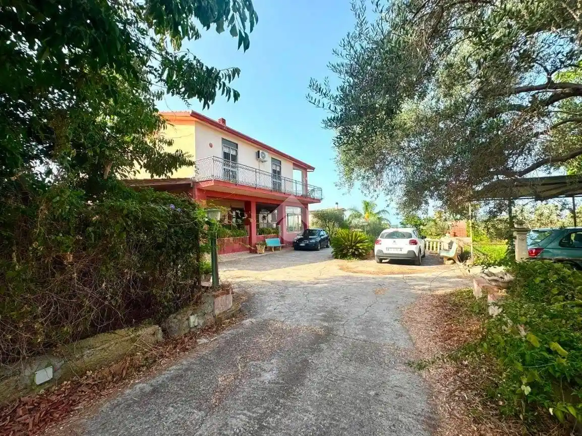 Villa in vendita a Altavilla Milicia