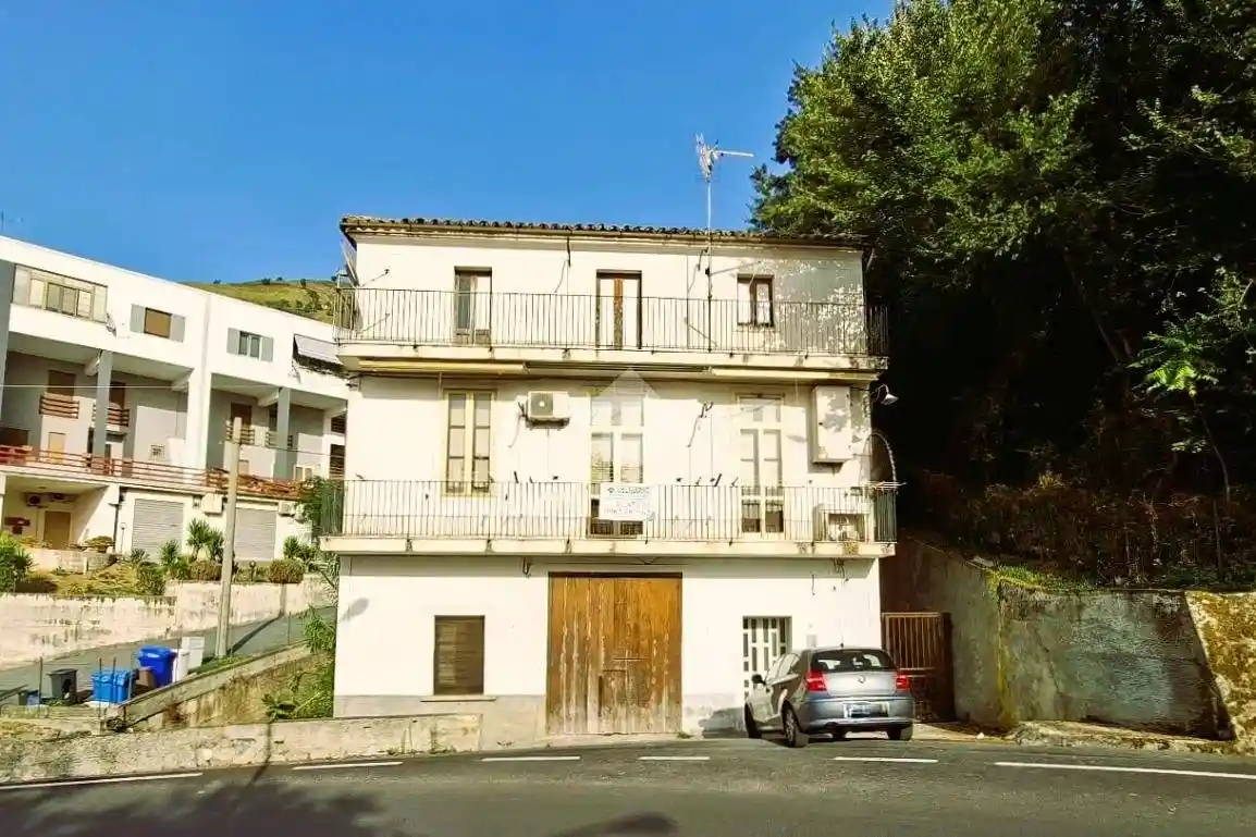 Casa indipendente in vendita a Paola