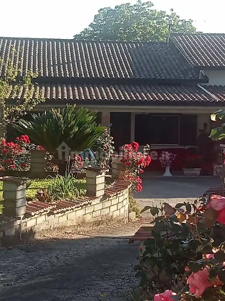 Villa in vendita a Aquino