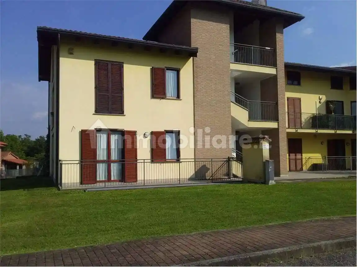 Appartamento in affitto a Sesto Calende