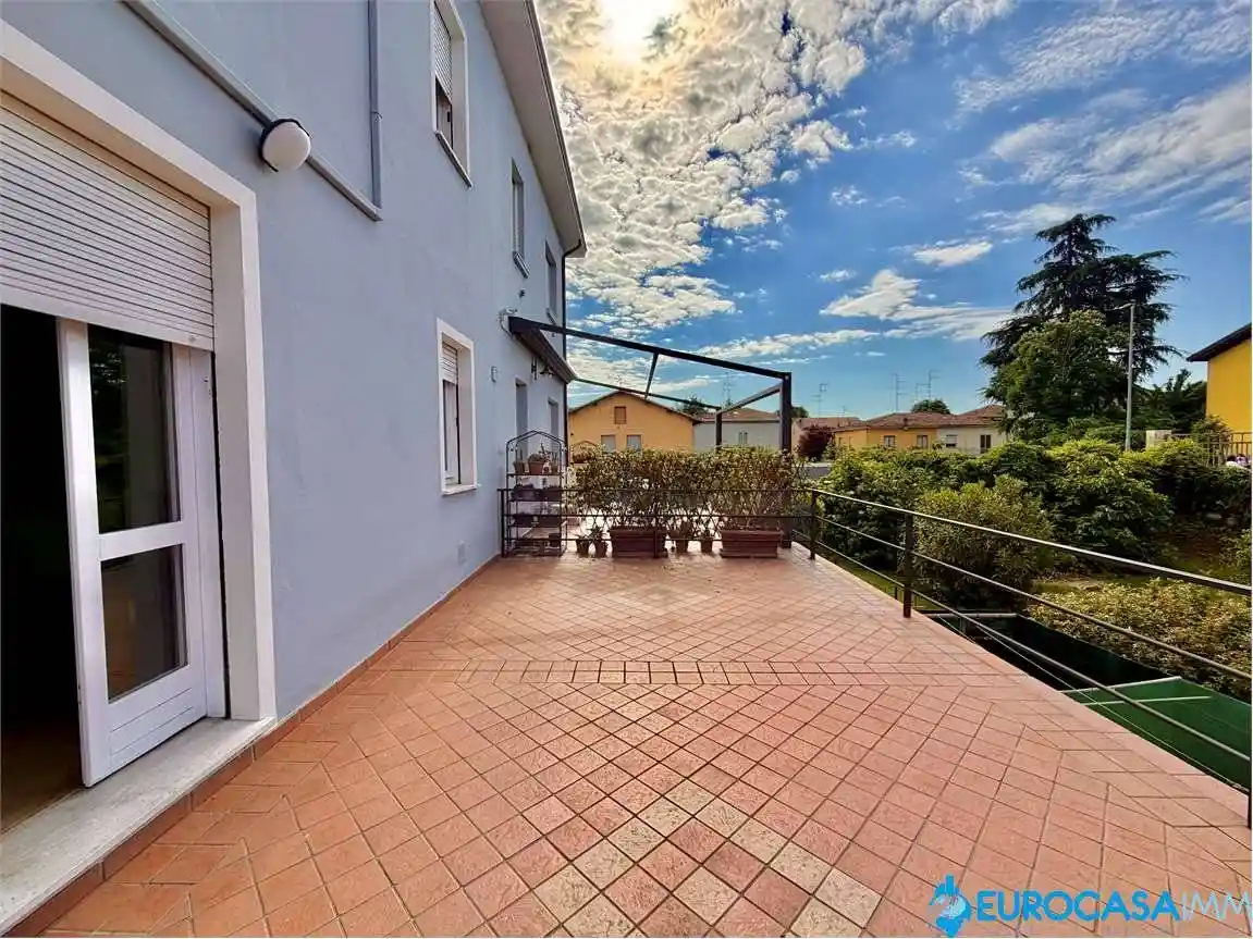 Casa indipendente in vendita a Rolo