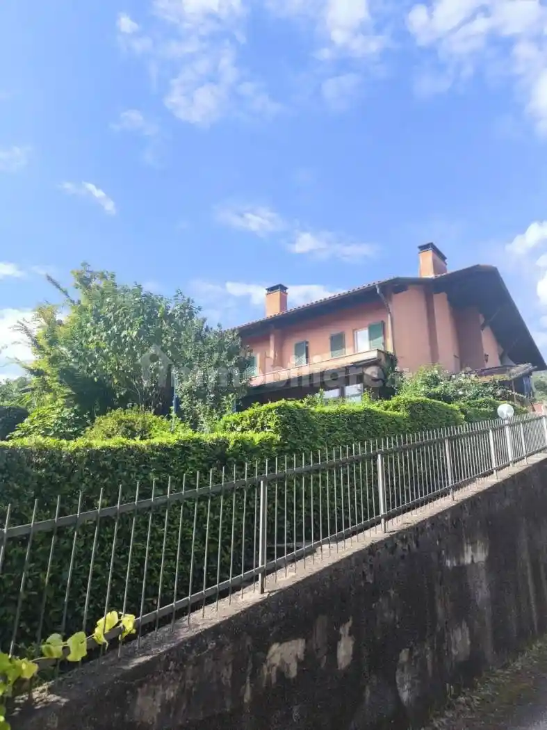 Appartamento in vendita a Lavena Ponte Tresa