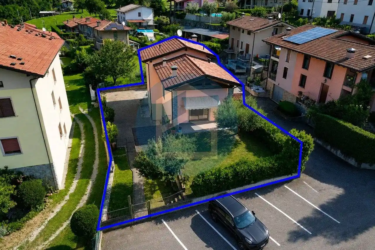 Villa in vendita a Niardo
