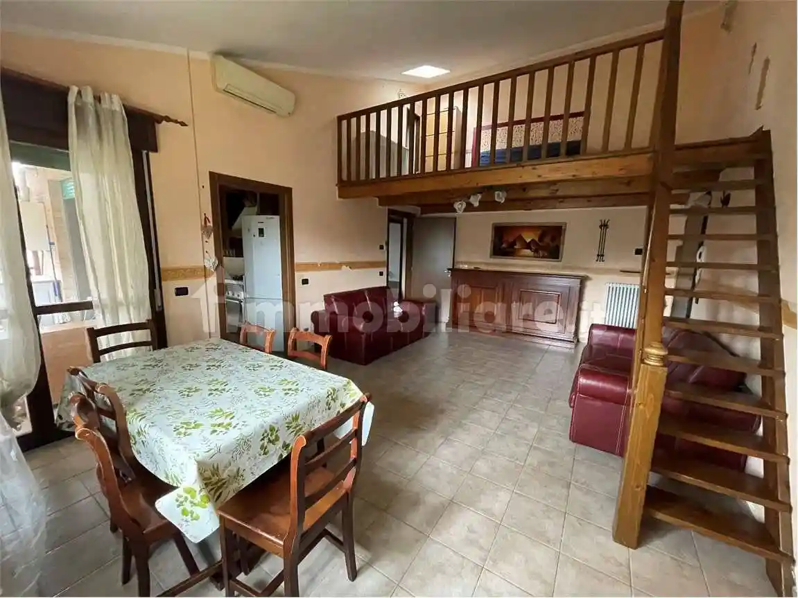 Appartamento in vendita a Sarzana