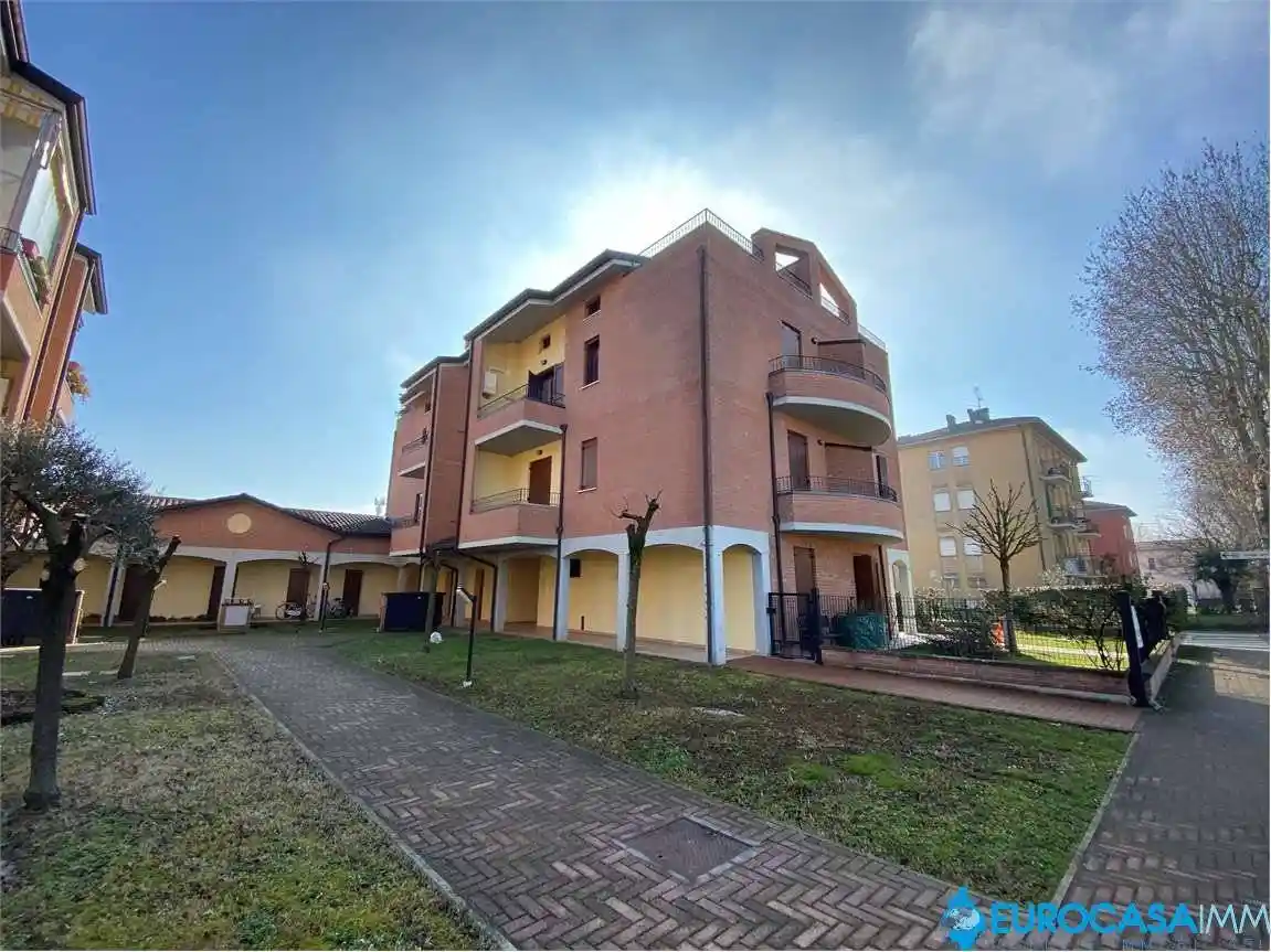 Appartamento in affitto a Novi di Modena