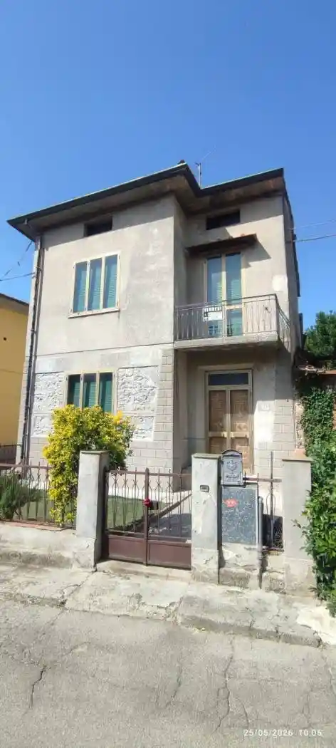 Casa indipendente in vendita a Prato